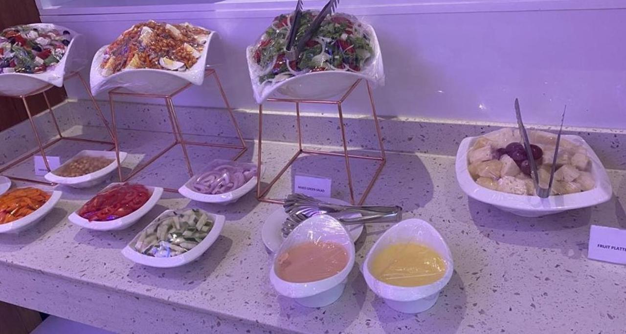 Birekuso The Platinum Bay Hotel מראה חיצוני תמונה