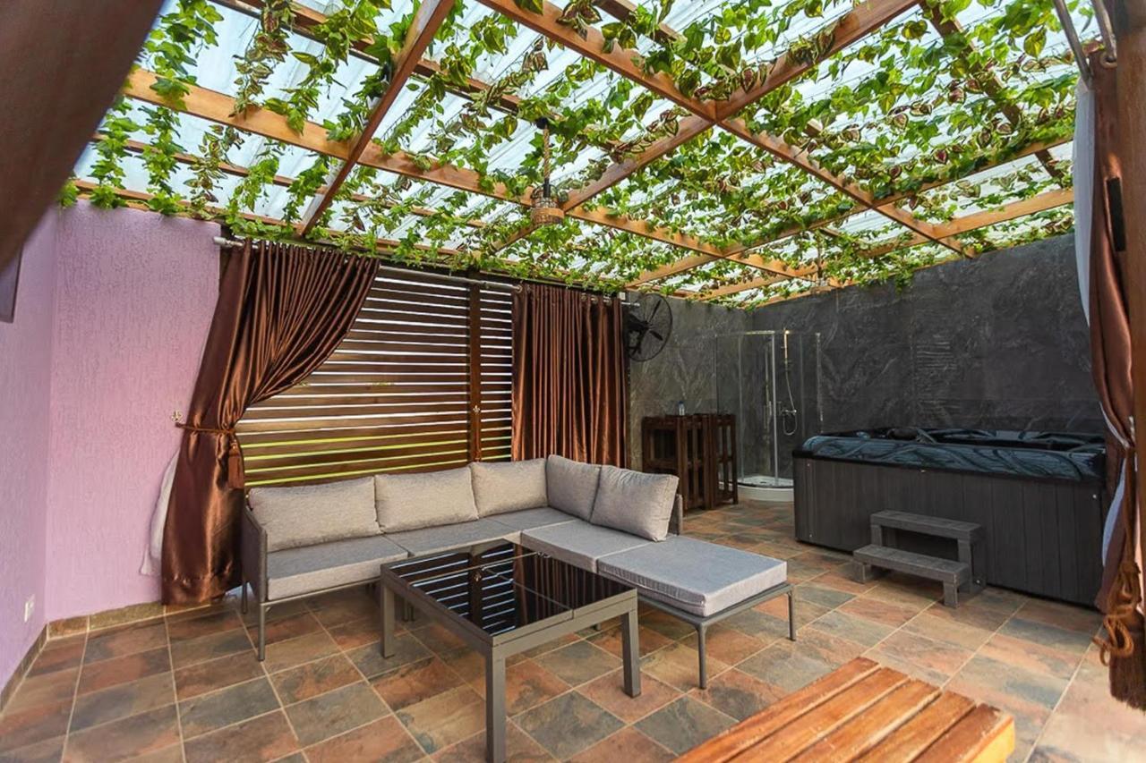 Birekuso The Platinum Bay Hotel מראה חיצוני תמונה