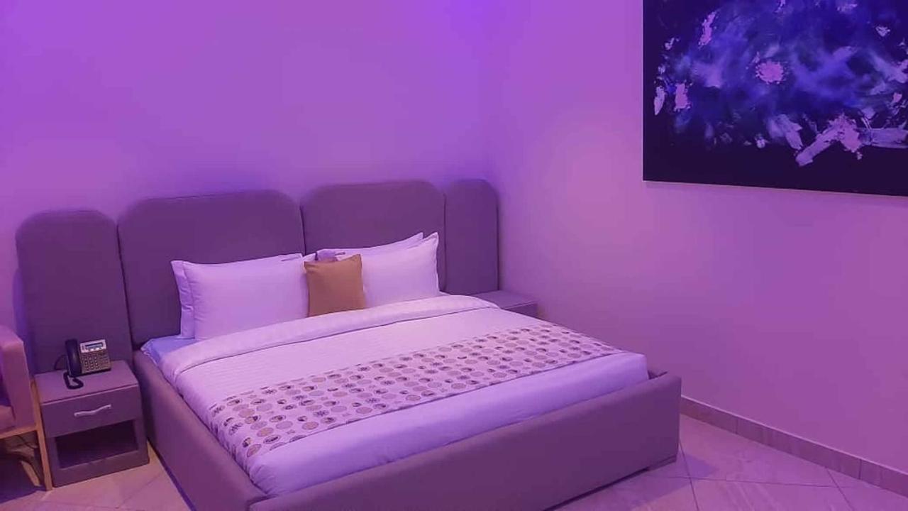 Birekuso The Platinum Bay Hotel מראה חיצוני תמונה