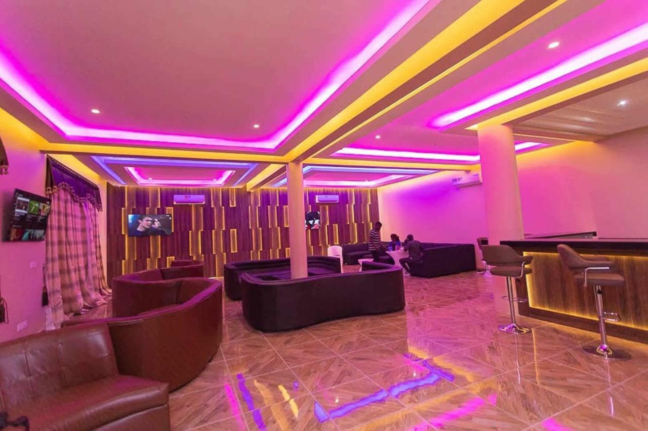Birekuso The Platinum Bay Hotel מראה חיצוני תמונה