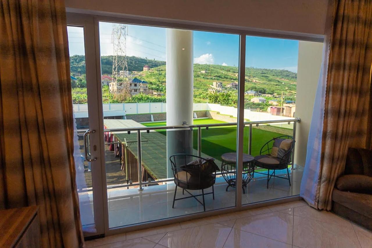 Birekuso The Platinum Bay Hotel מראה חיצוני תמונה